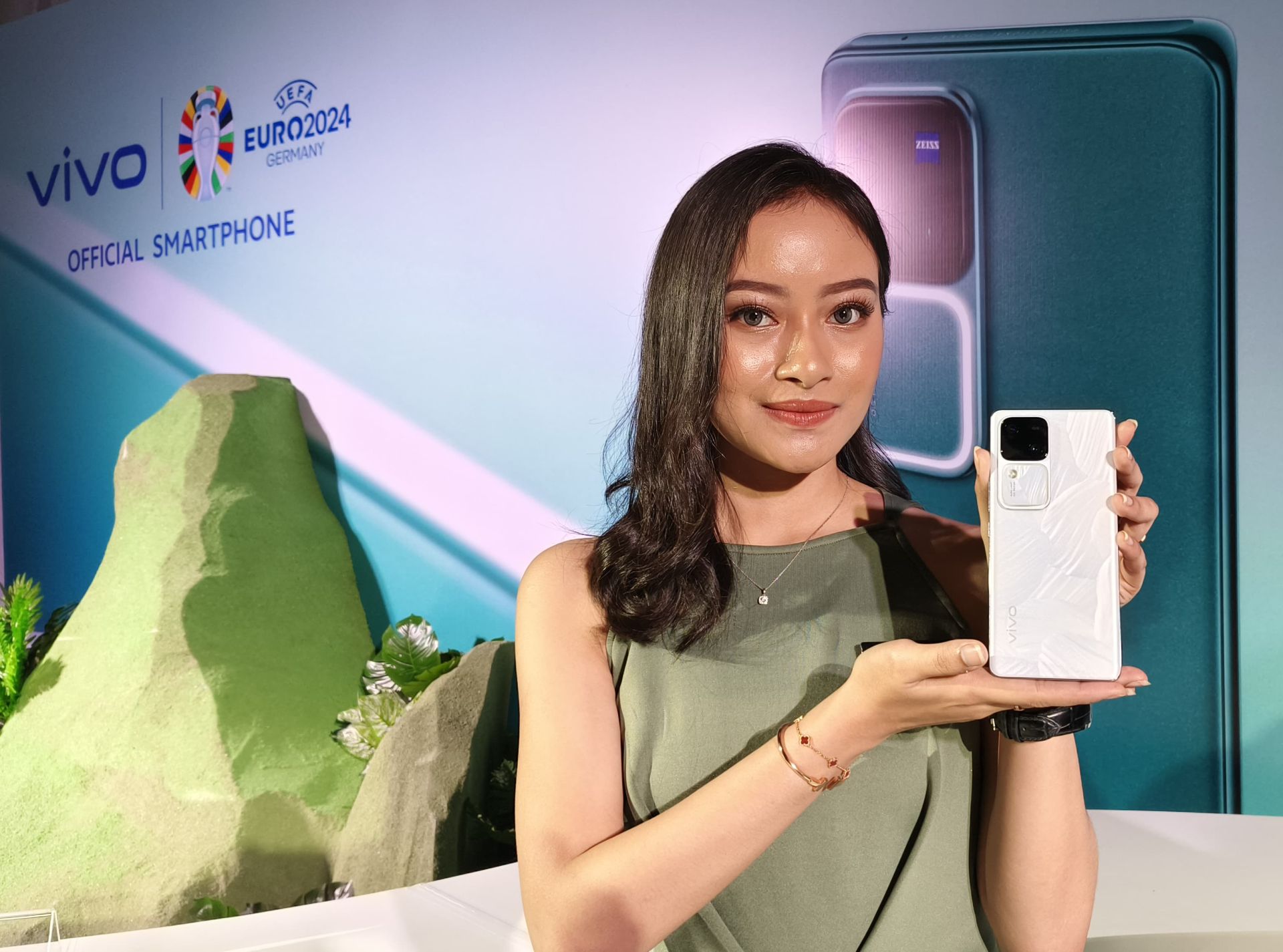 Vivo V Series Resmi Meluncur Varian Vivo V Pro Usung Triple Kamera