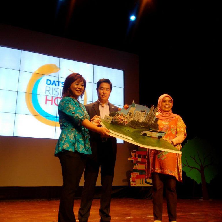Datsun Berikan 6000 Buku Bacaan untuk Anak Indonesia