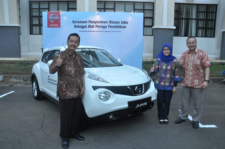 Nissan Motor Indonesia Donasikan 9 Juke untuk Universitas dan Sekolah Kejuruan