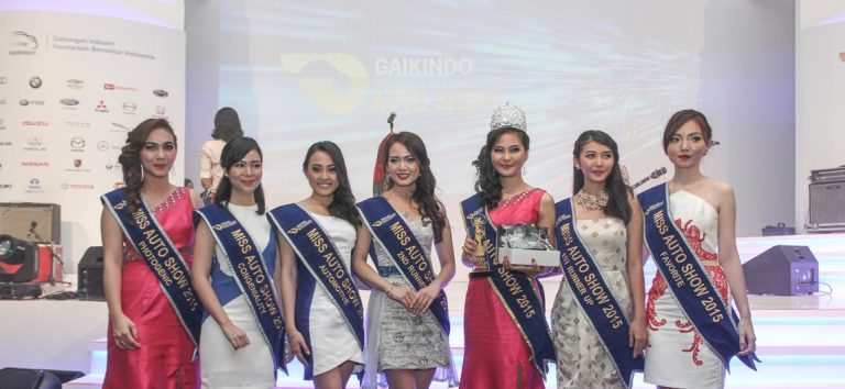 Airin Aisyah Menjadi Miss Auto Show GIIAS 2015