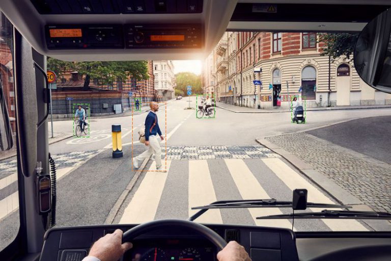 Bikin Bus Lebih Awas, Volvo akan Terapkan Sensor Pedestrian dan Pengendara Sepeda