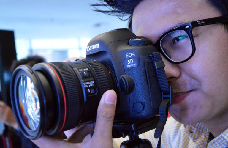 Canon Luncurkan Kamera Pintar Generasi Terbaru EOS 5D Mark IV
