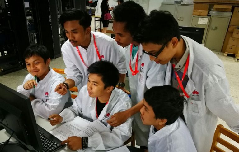 Huawei Kembali Beri Kesempatan 15 Mahasiswa Terbaik Indonesia "Magang" di Kantor Pusat
