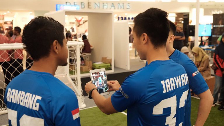 ASTARK: Footbal, Trading Card Games Sepak Bola dengan Konsep Augmented Reality