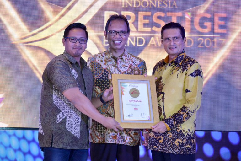 Toyota-Astra Motor Raih Dua Penghargaan dalam Ajang Indonesia Prestige Brand Award 2017