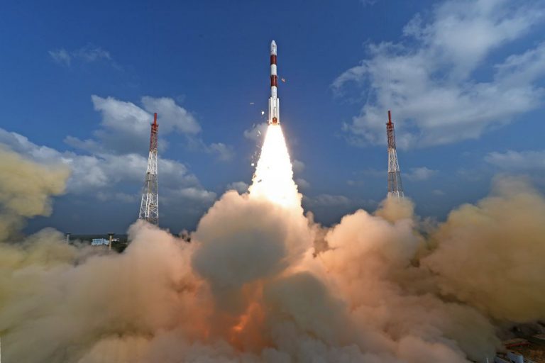 Indonesia Kirim Satu Satelit ke Angkasa, India Bisa Langsung 104 Satelit. Ada yang Salah?