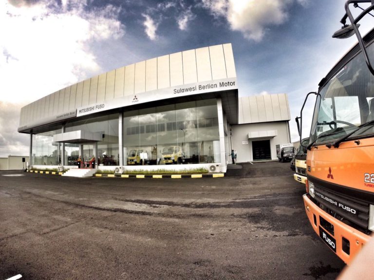 Krama Yudha Tiga Berlian Resmikan Dealer Mitsubishi ke-254 di Makassar