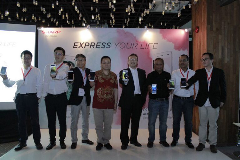 SHARP Percaya Diri Pasarkan Dua Seri Smartphone Terbarunya di Indonesia