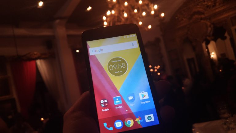 Motorola Perkenalkan Moto C, Smartphone Android Nougat Paling Terjangkau di Indonesia