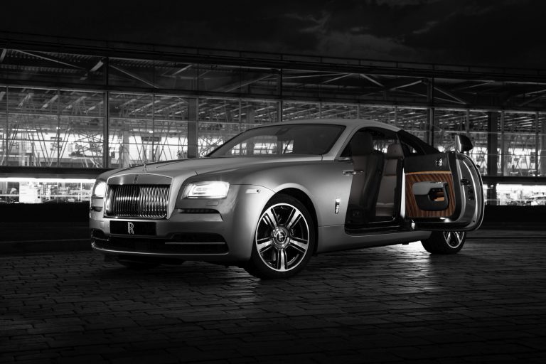 Rolls-Royce Perkenalkan Wraith "Inspired by Film"