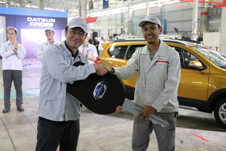 Datsun CROSS Mulai Diproduksi di Purwakarta