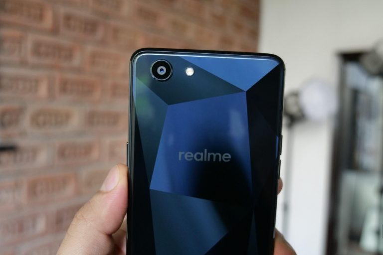 Spesifikasi Oppo Realme 1 Diungkap Netizen. F7 Layar Kecil, Minus Notch dan Fingerprint?