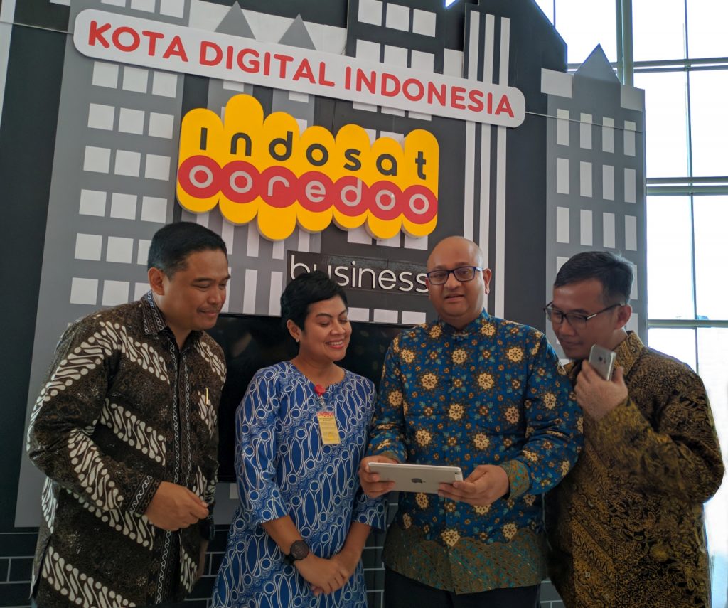 Indosat Ooredoo 100 Smart City 01
