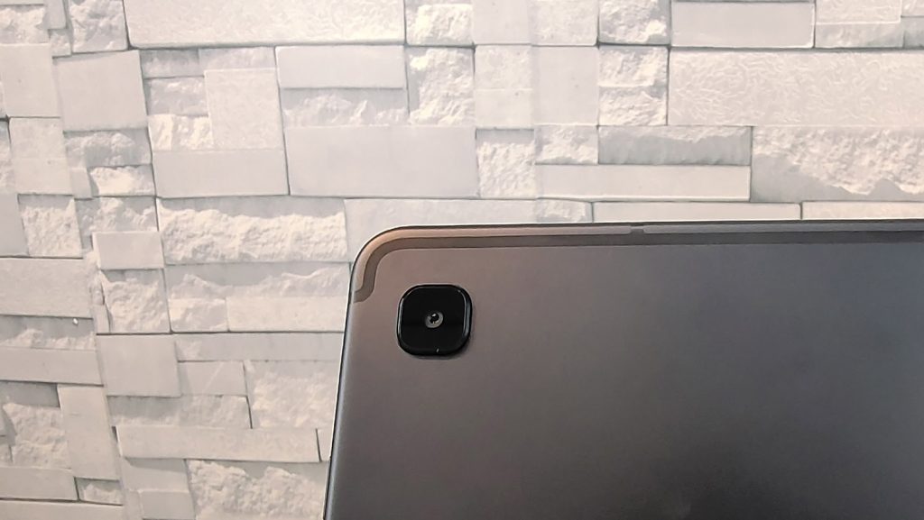 Galaxy Tab S6 Lite desain kamera