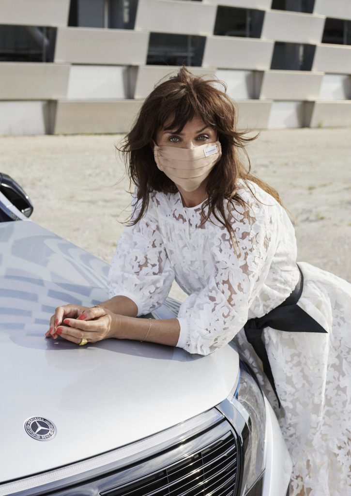 Masker Hidung dan Mulut Mercedes Benz dan Helena Christensen 2