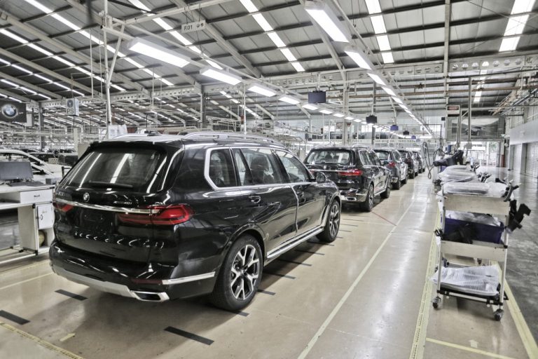 BMW X7 xDrive40i Opulence ‘Rasa’ Lokal Mulai Mengaspal