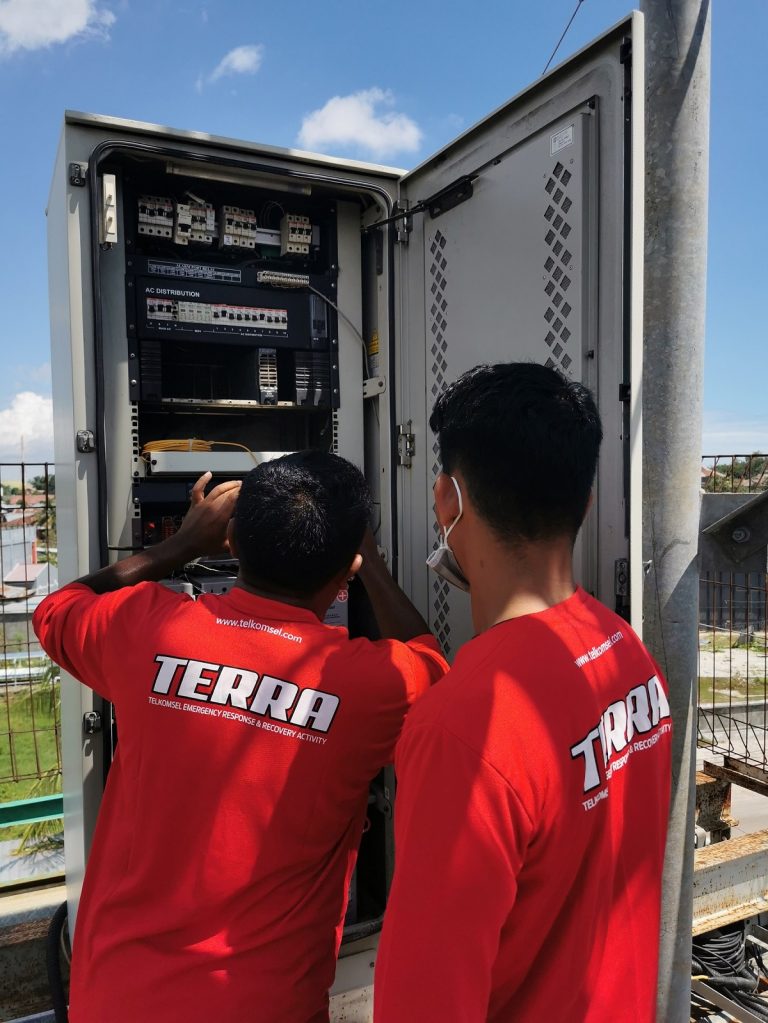 Bantu Percepatan Mitigasi dan Pemulihan Infrastruktur Jaringan di NTT, Telkomsel Terjunkan Tim Siaga Bencana TERRA