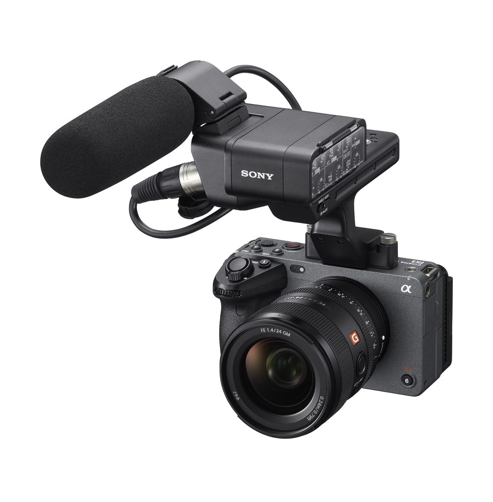 FOTO 4 Kamera Sony FX3 dengan Detachable Top Handle yang dilengkapi dua input audio XLRTRS