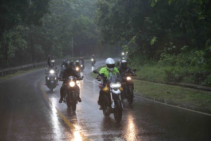 Piaggio Indonesia Rayakan Hari Jadi Moto Guzzi ke-100 Lewat Pergelaran Touring