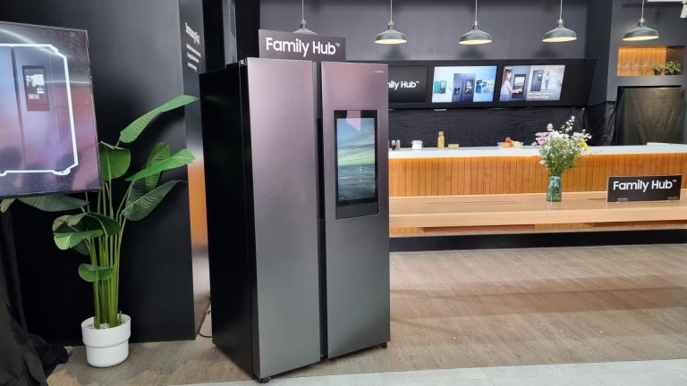 Kulkas Samsung Family Hub Hadir di Indonesia, Bawa Ekosistem Pintar di Dalamnya