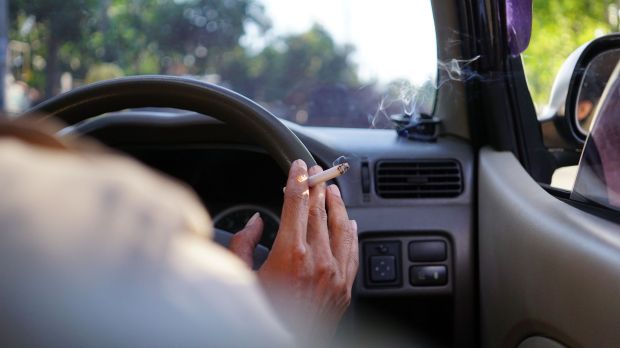 Jerman Siapkan Denda Rp47 Juta Bagi yang Merokok di Dalam Mobil
