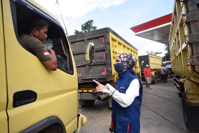 Tinjau SPBU di Kalimantan, Menteri ESDM dan Dirut Pertamina Pastikan Suplai BBM Berjalan Baik