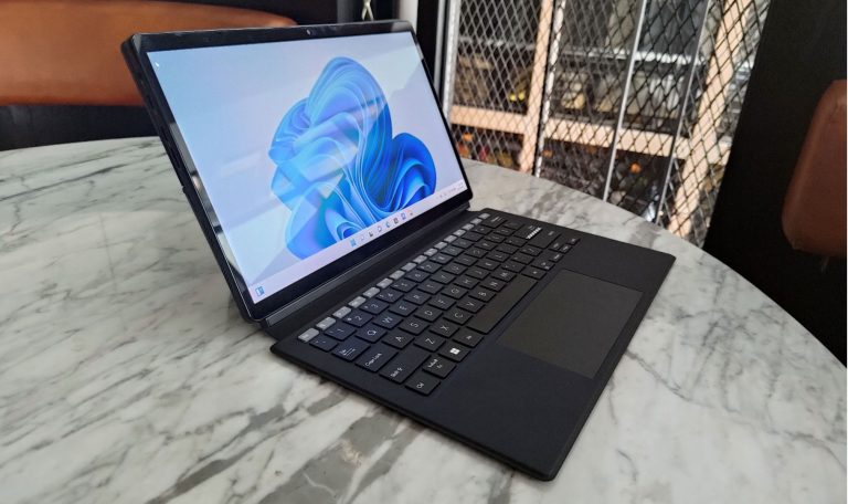 ASUS Vivobook 13 Slate OLED (T3300), Laptop Sekaligus Tablet Kekinian Berlayar ASUS OLED