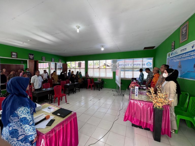 Epson Dukung Kurikulum Merdeka Ikatan Guru Indonesia di Tolitoli