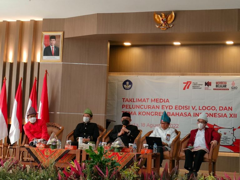 Luncurkan Pedoman Ejaan Bahasa Indonesia Edisi Kelima, Badan Bahasa Kembali Pakai Nama EYD. Ini Alasannya