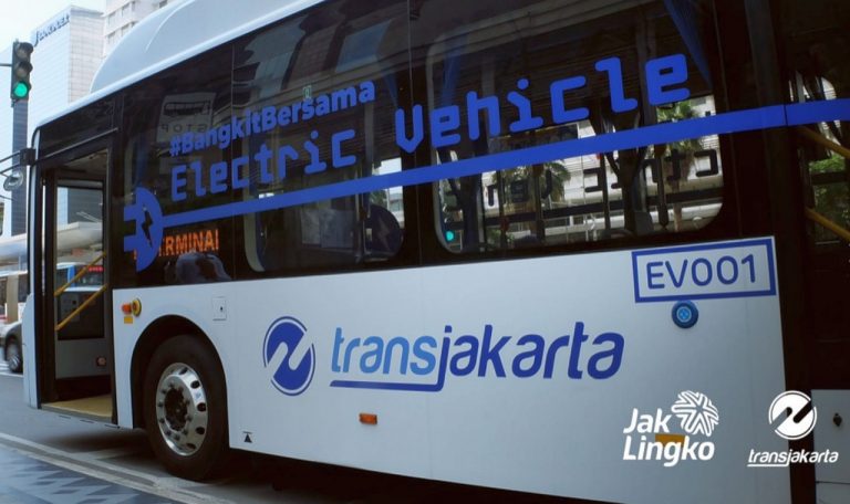 Targetkan Elektrifikasi 10 Ribu Bus Tahun 2030, Transjakarta Gandeng Equipmake dan VKTR
