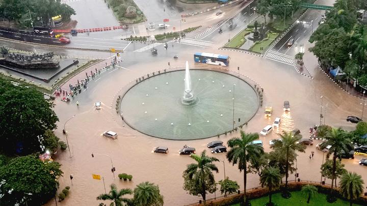 Teknologi dan Fitur Pada Pompa Tsurumi Bisa Atasi Masalah Banjir