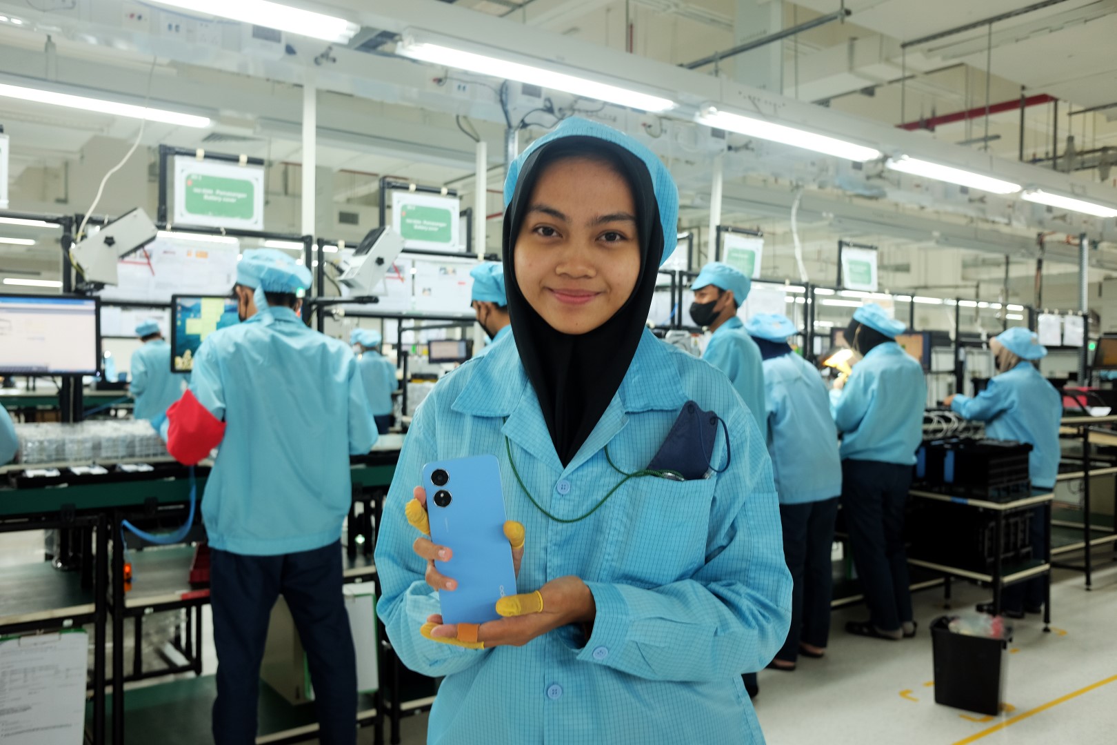 Ernia Lestari Pekerja Lokal Kota Tangerang