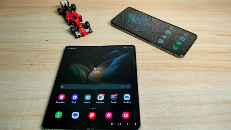 Empat Inovasi Ini Bikin Galaxy Z Fold4 | Flip4 5G Jadi Smartphone Layar Lipat Terkuat Saat Ini