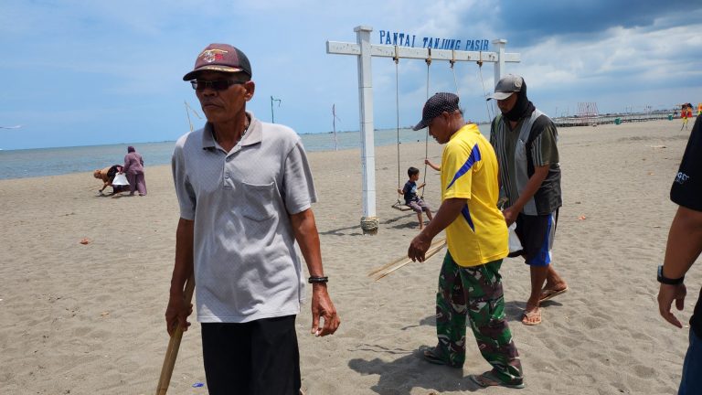 Peduli Lingkungan, Acer dan Seasoldier Lakukan Aksi Bersih-bersih Sampah di Pantai Tanjung Pasir