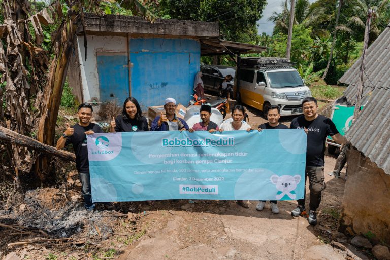 Bobobox Donasikan Perlengkapan Tidur bagi Korban Gempa Cianjur