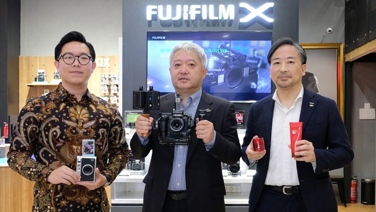 Toko Konsep Pertama Fujifilm Dibuka di Mal Kota Kasablanka, Tawarkan Pengalaman Touch and Try