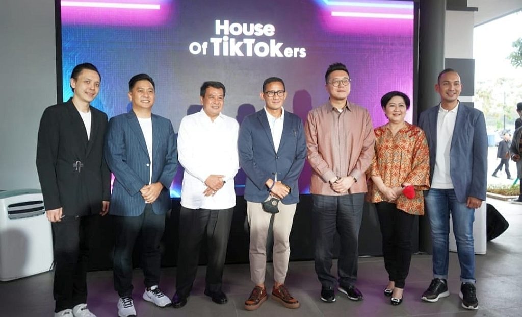 House of TikTokers 03