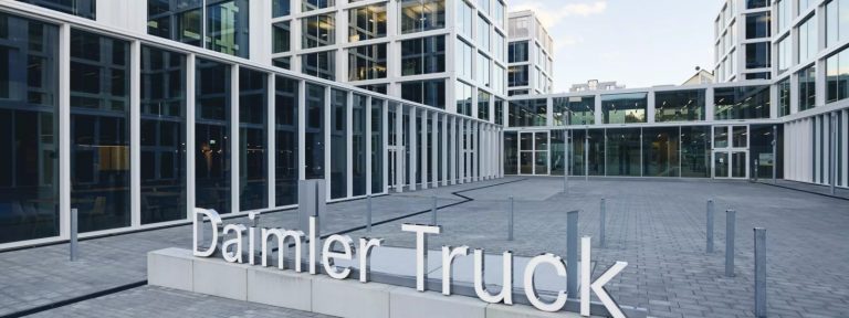 Pendapatan Daimler Truck Meningkat di Kuartal Pertama 2023