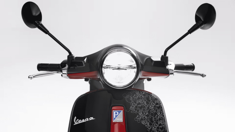 Ulang Tahun Disney ke-100, Vespa Rilis Disney Mickey Mouse Edition by Vespa