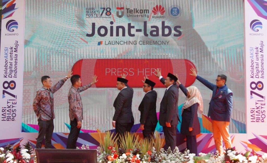 Huawei ITB Tel U Join Lab 02