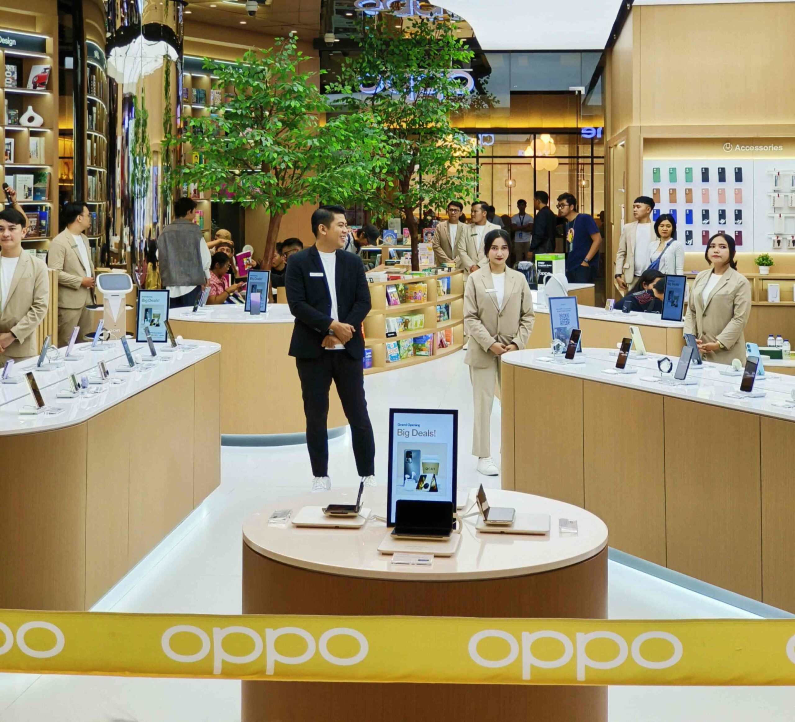 OPPO Experience Store AEON