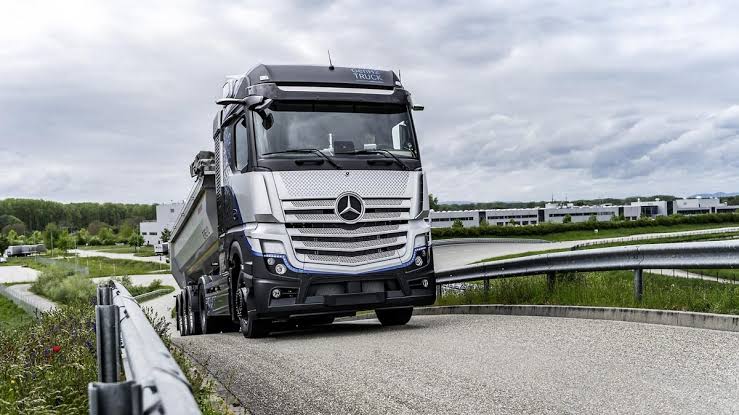 Daimler Truck Siap Uji Coba Truk Sel Bahan Bakar Hidrogen Mercedes-Benz GenH2