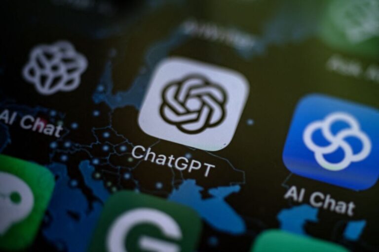 Apple Integrasikan ChatGPT OpenAI ke iPhone, Siri Ketinggalan Zaman?
