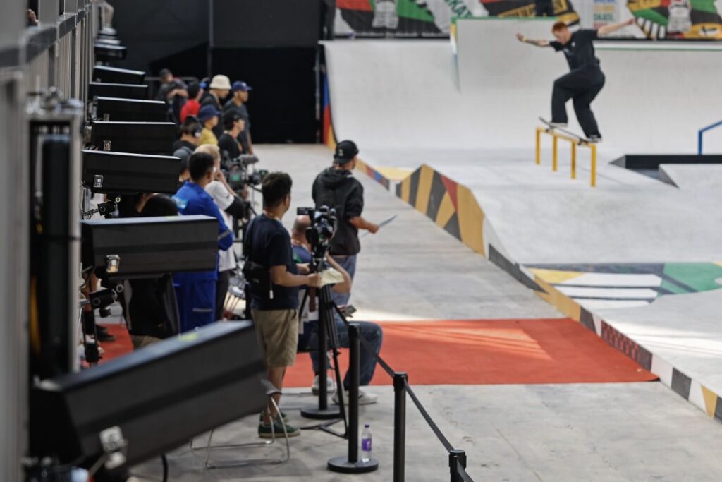 Alibaba Cloud sedang menguji layanan pemutaran ulang multi kamera di venue skateboard di Seri Kualifikasi Olimpiade di Shanghai