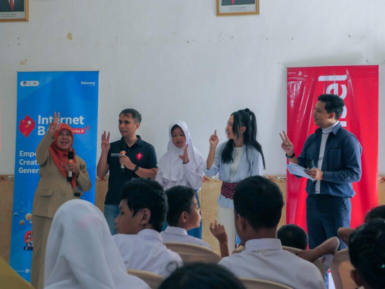 Internet BAIK Series 8 Tingkatkan Literasi Digital ke Lebih dari 1.000 Pelajar dan Guru di Indonesia