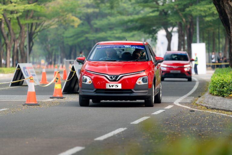 Opsi Berlangganan Baterai VinFast Jadi Solusi Terdepan untuk Pasar Mobil Listrik Indonesia