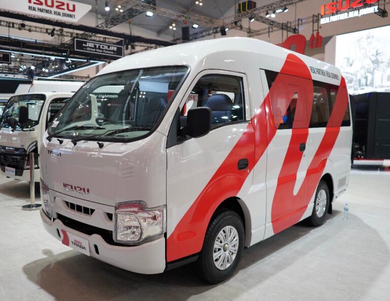 Debut di GIIAS 2024, Isuzu Traga Bus Ramaikan Segmen Angkutan Penumpang. Ini Keunggulannya!