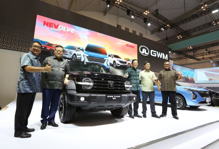 GWM Tank 300 HEV Resmi Dirilis di GIIAS 2024. SUV 4×4 Hybrid yang Siap Trabas Segala Medan. Ini Estimasi Harganya