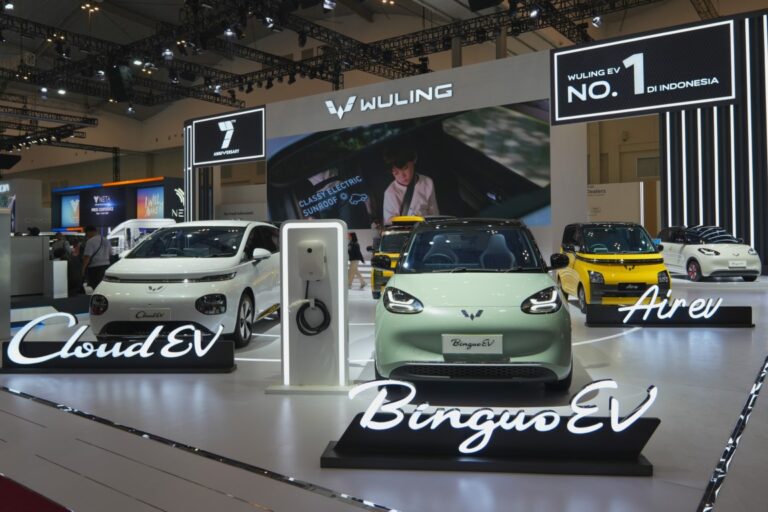 Wuling Sudah 7 Tahun di Indonesia, Rayakan Bersama Pelanggan di GIIAS 2024