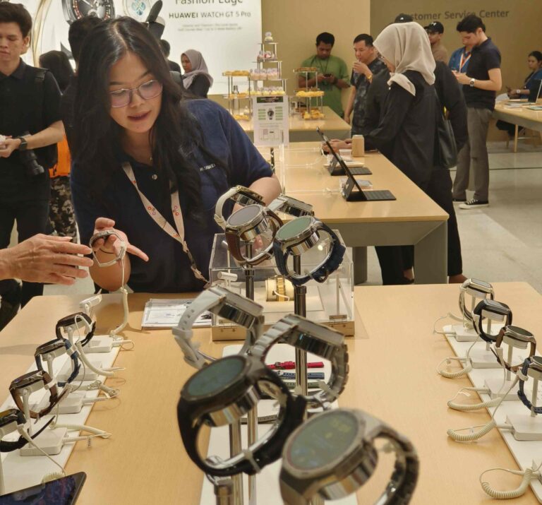 HUAWEI Experience Store di Mall Taman Anggrek Kembali Hadir dengan Konsep Desain 3.7, Lebih Modern dan Nyaman